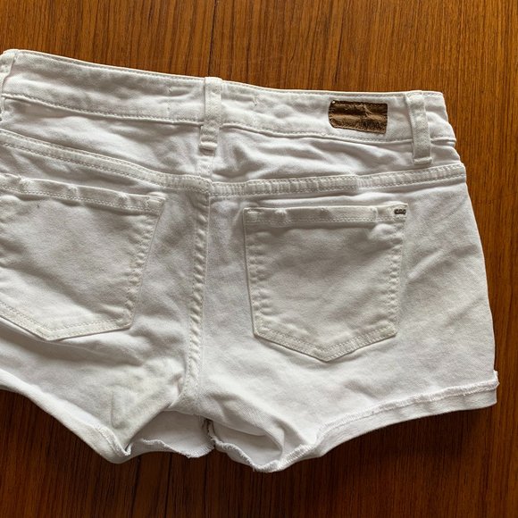 Garage Low Rise Jean Shorts (US 2) - Picture 7 of 10